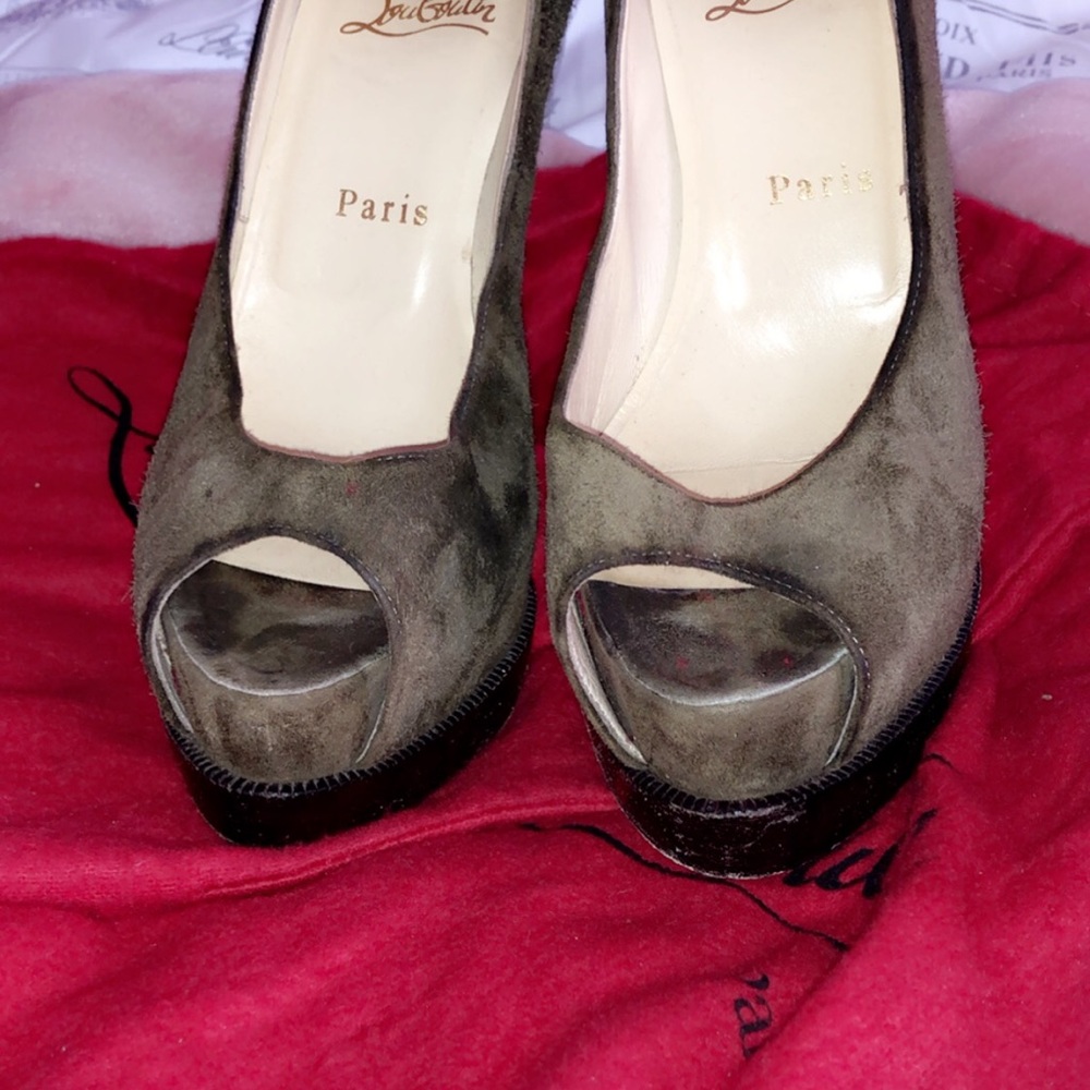 Red bottom Heels - Picture 3 of 4
